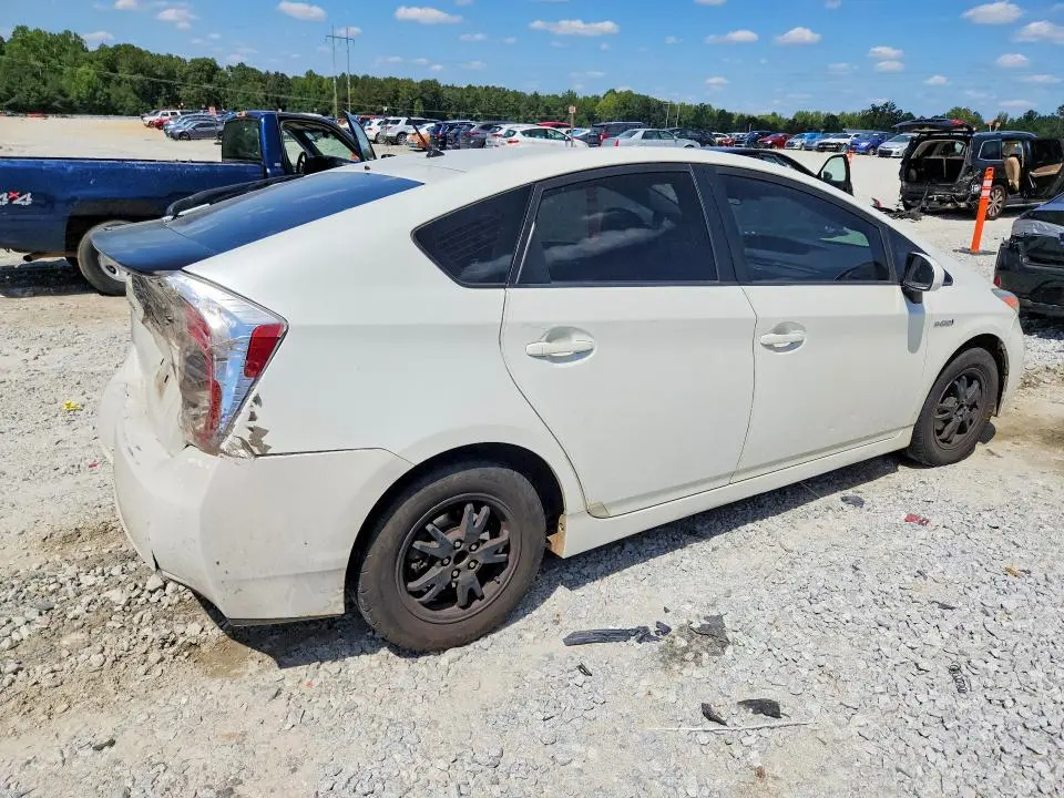 2015 TOYOTA PRIUS TWO  