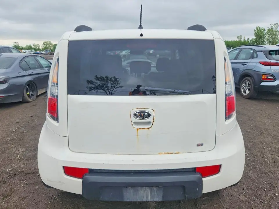 2011 KIA SOUL +  