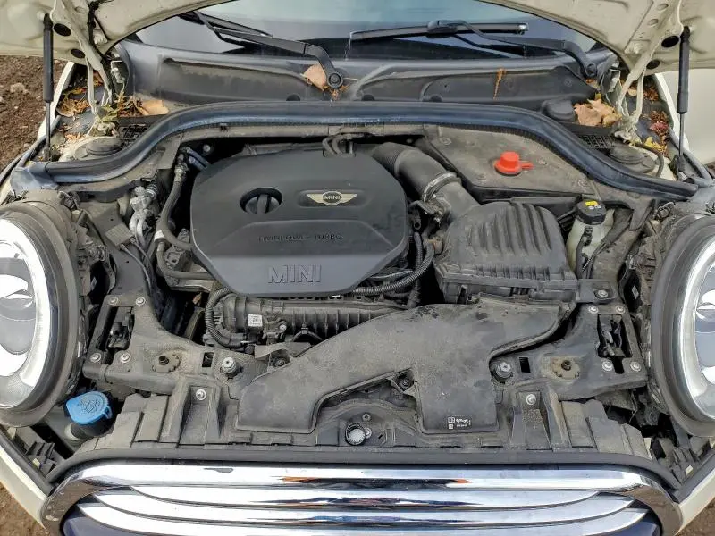 2018 MINI COOPER   