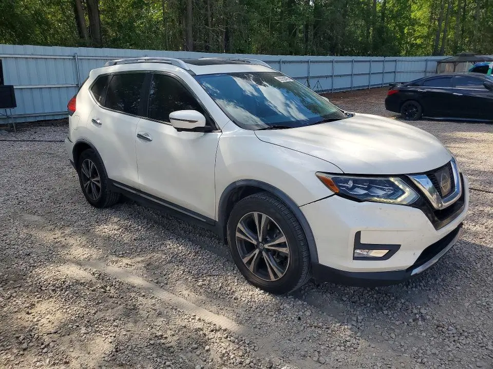 2017 NISSAN ROGUE SL  
