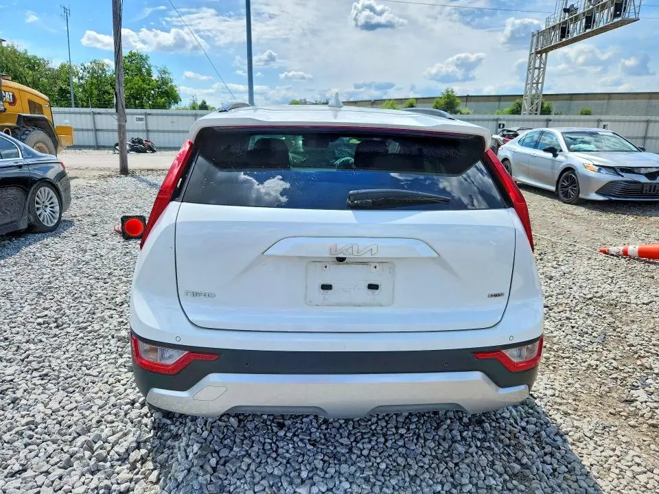 2024 KIA NIRO EX  