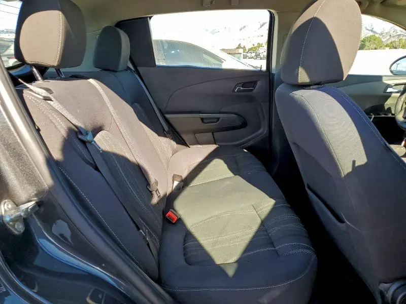 2016 CHEVROLET SONIC LT  