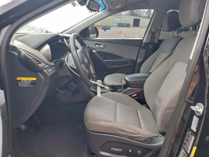 2017 HYUNDAI SANTA FE SE  