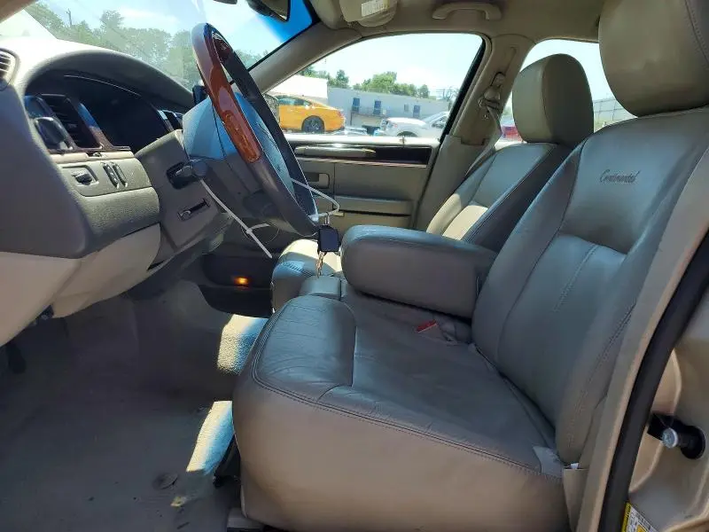 2011 LINCOLN TOWN CAR SIGNATURE LIMITED  