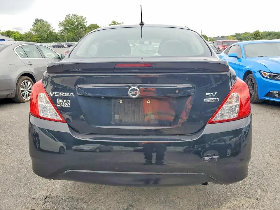 2018 NISSAN VERSA SV  