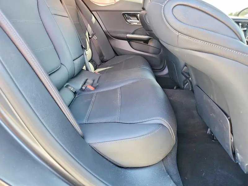 2024 MERCEDES-BENZ C 300  