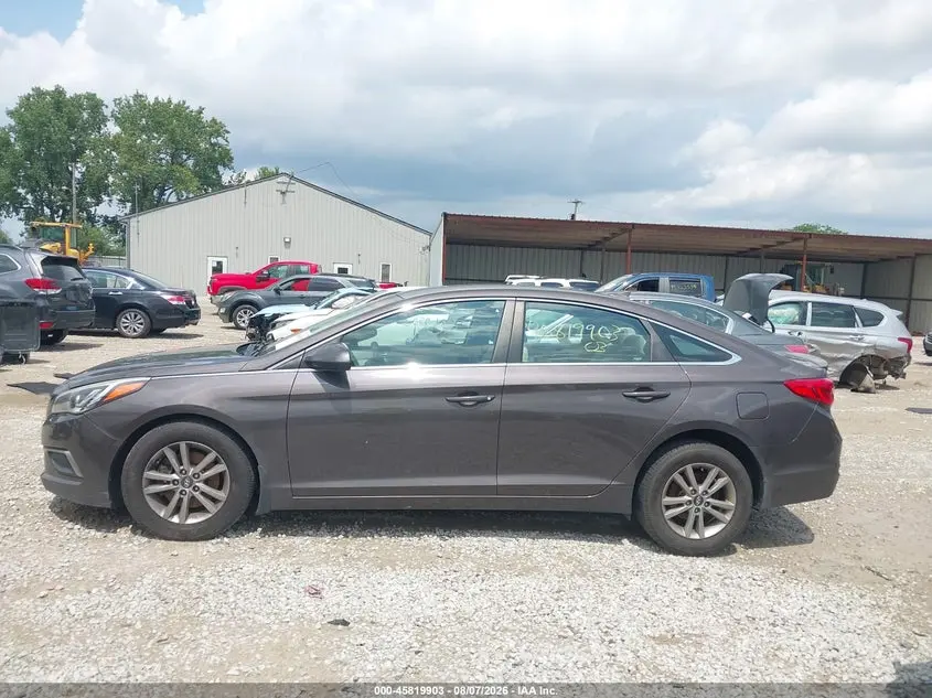 2017 HYUNDAI SONATA SE