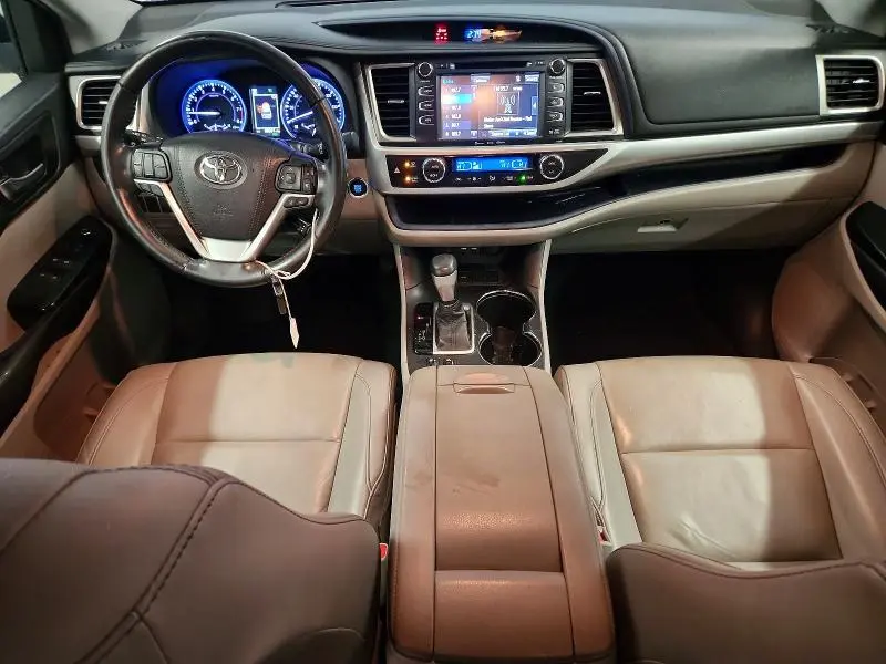 2019 TOYOTA HIGHLANDER XLE  