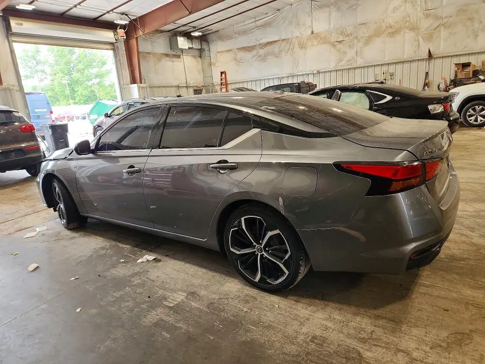 2023 NISSAN ALTIMA SR  