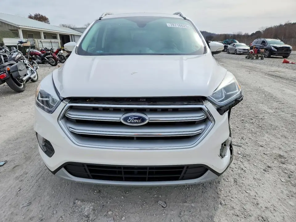 2017 FORD ESCAPE TITANIUM  