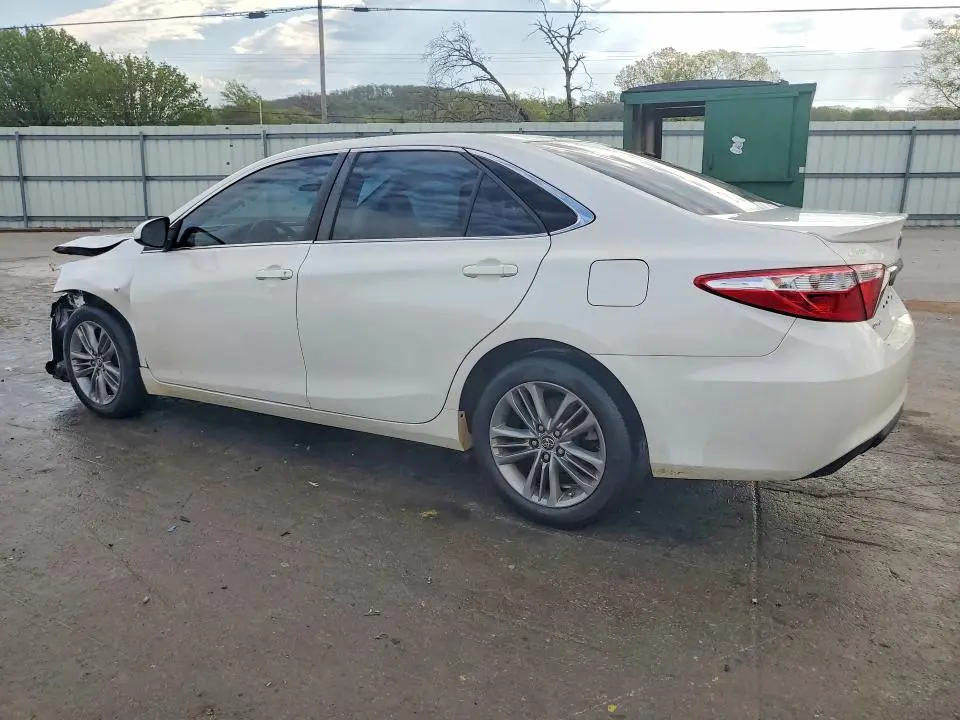 2015 TOYOTA CAMRY SE  