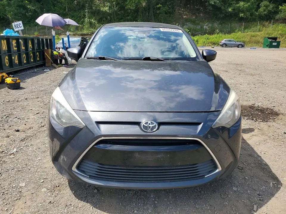 2017 TOYOTA YARIS   
