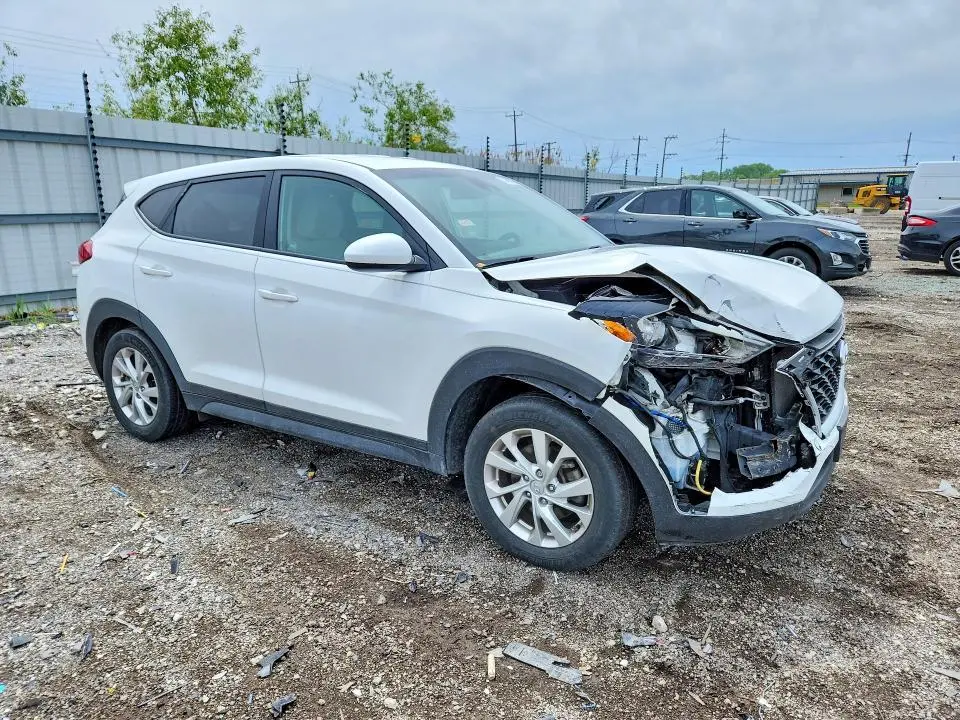 2021 HYUNDAI TUCSON SE  