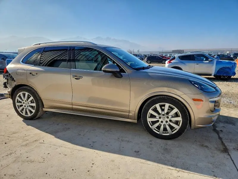 2017 PORSCHE CAYENNE S  