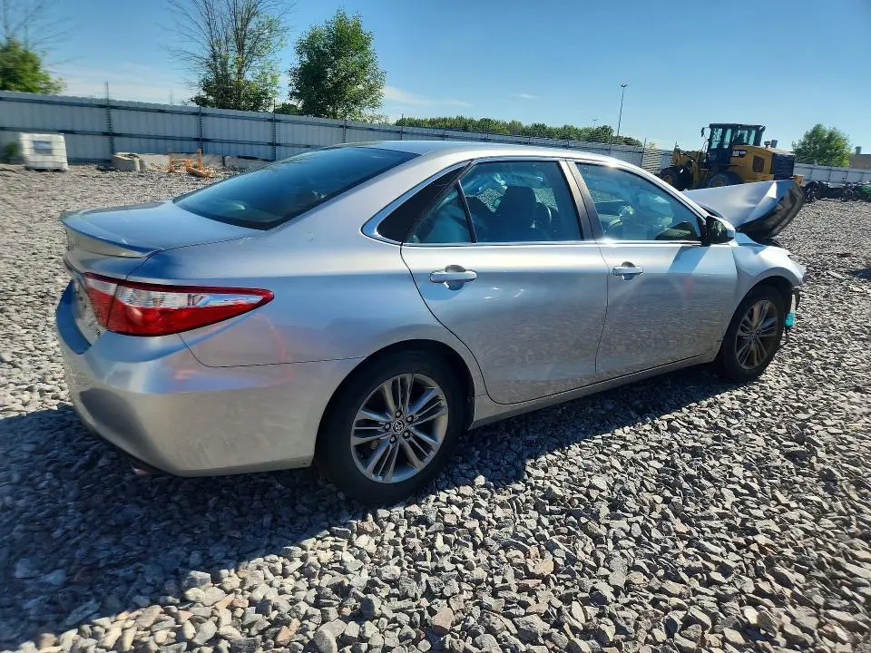2015 TOYOTA CAMRY SE  