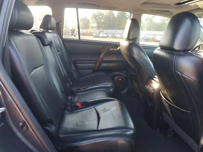 2011 TOYOTA HIGHLANDER LIMITED  