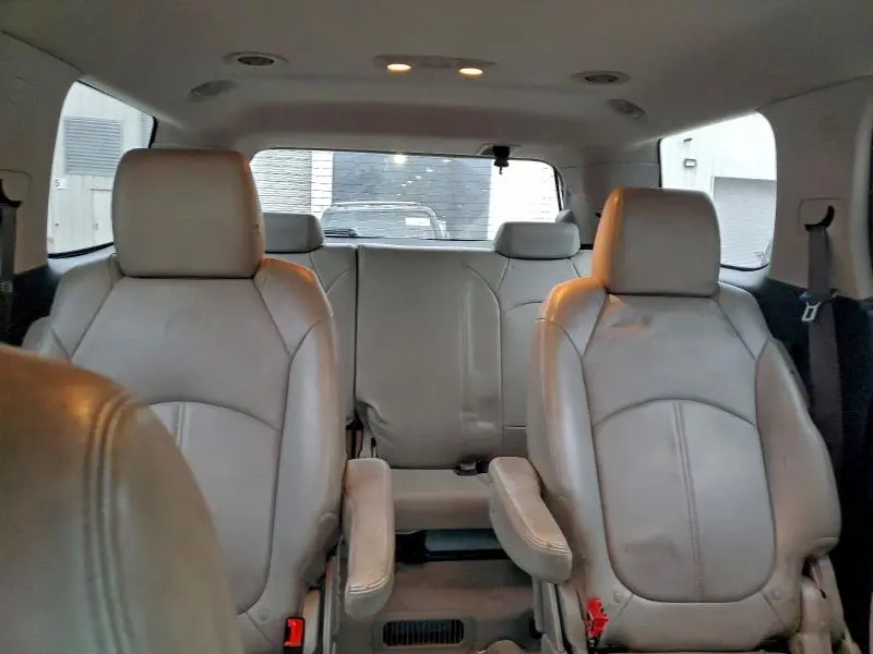 2011 GMC ACADIA SLT-1  