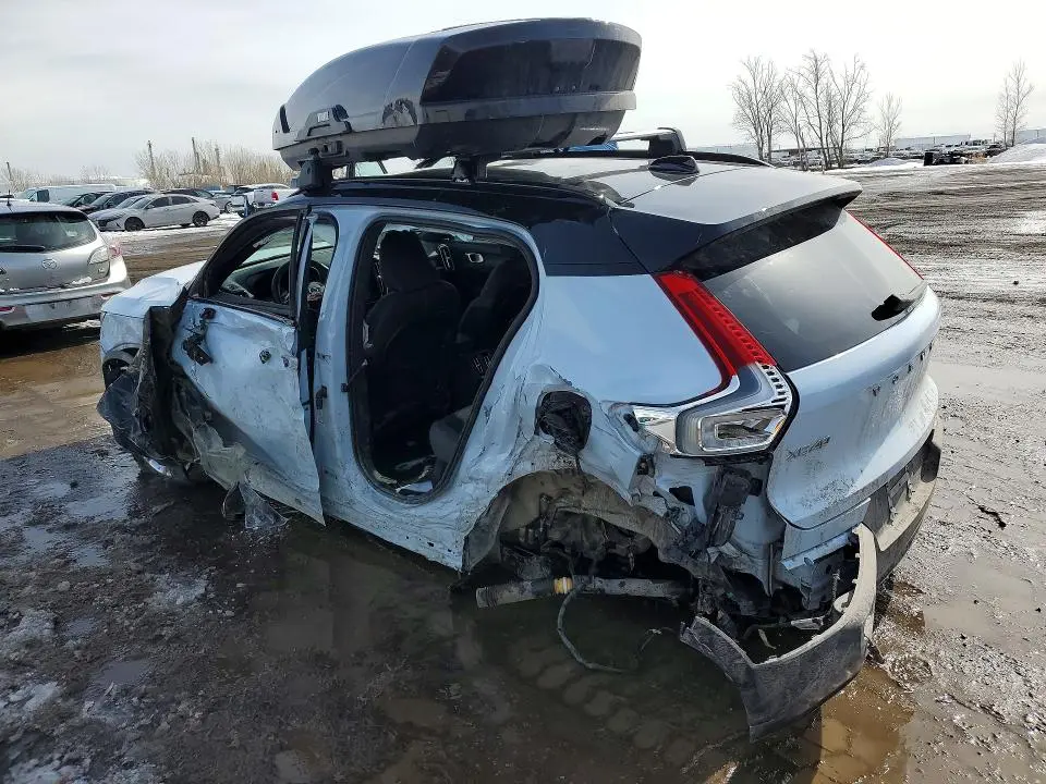 2024 VOLVO XC40 RECHARGE CORE  