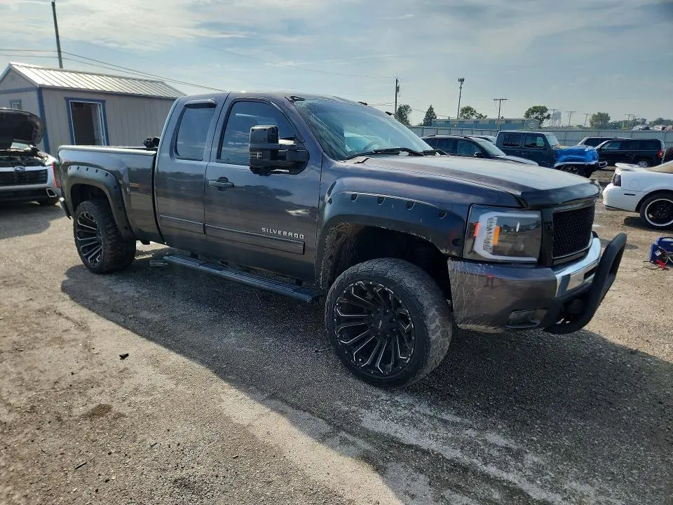 2011 CHEVROLET SILVERADO K1500 LT  