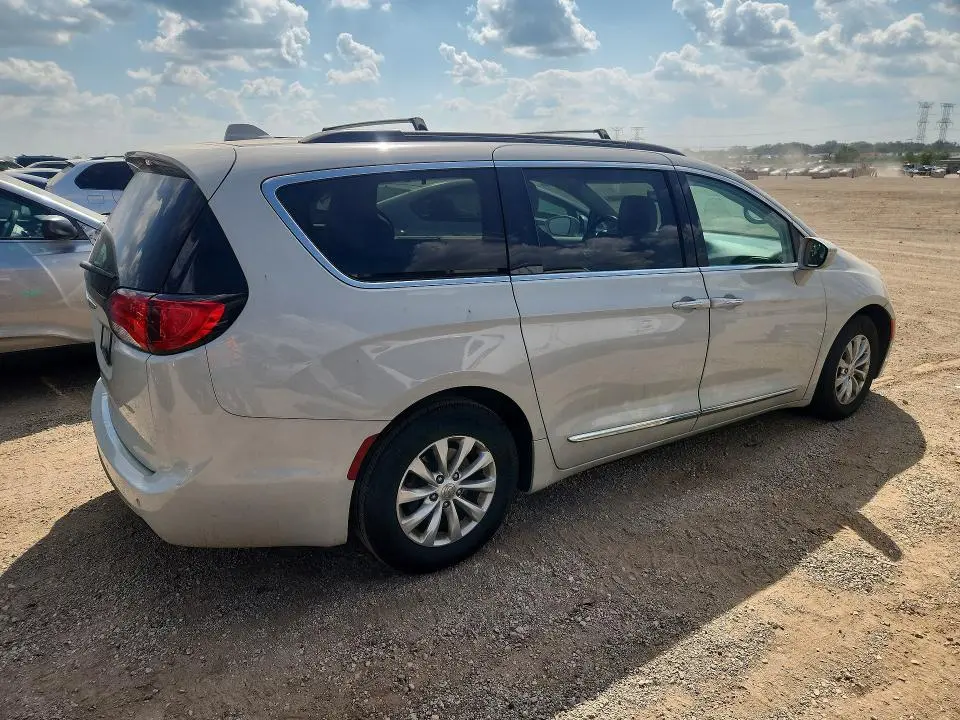 2017 CHRYSLER PACIFICA TOURING L  