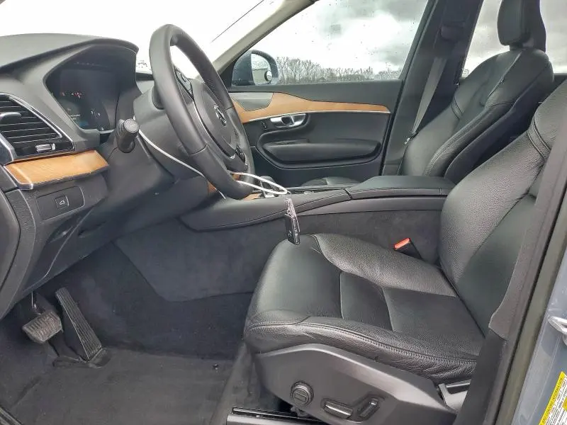 2023 VOLVO XC90 PLUS  