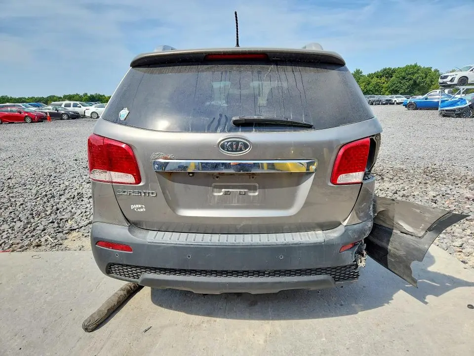 2011 KIA SORENTO LX  
