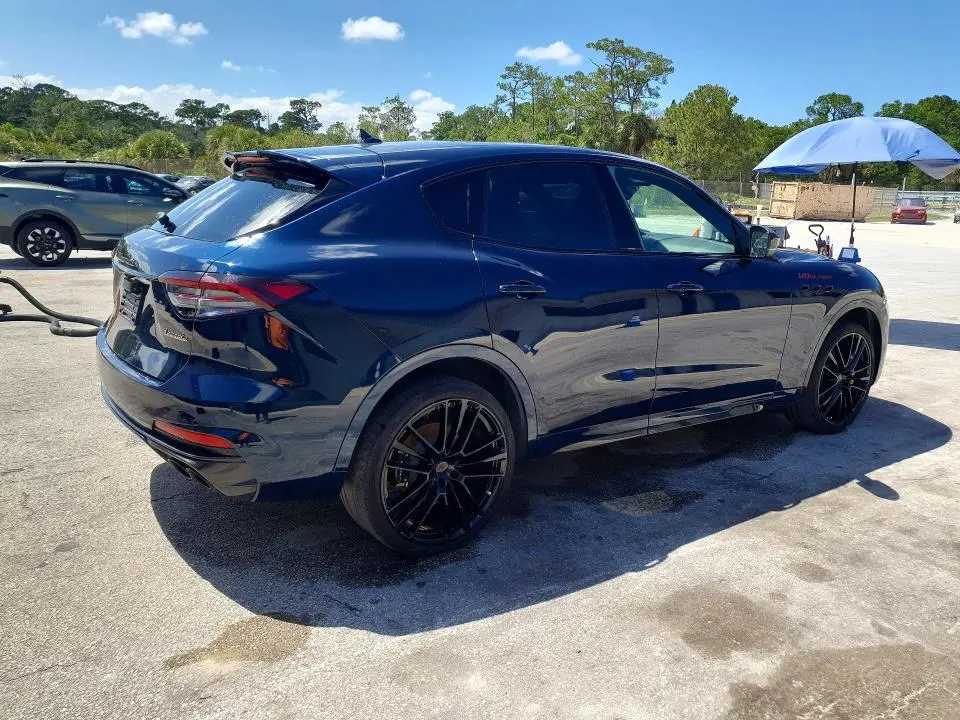 2024 MASERATI LEVANTE MODENA S  