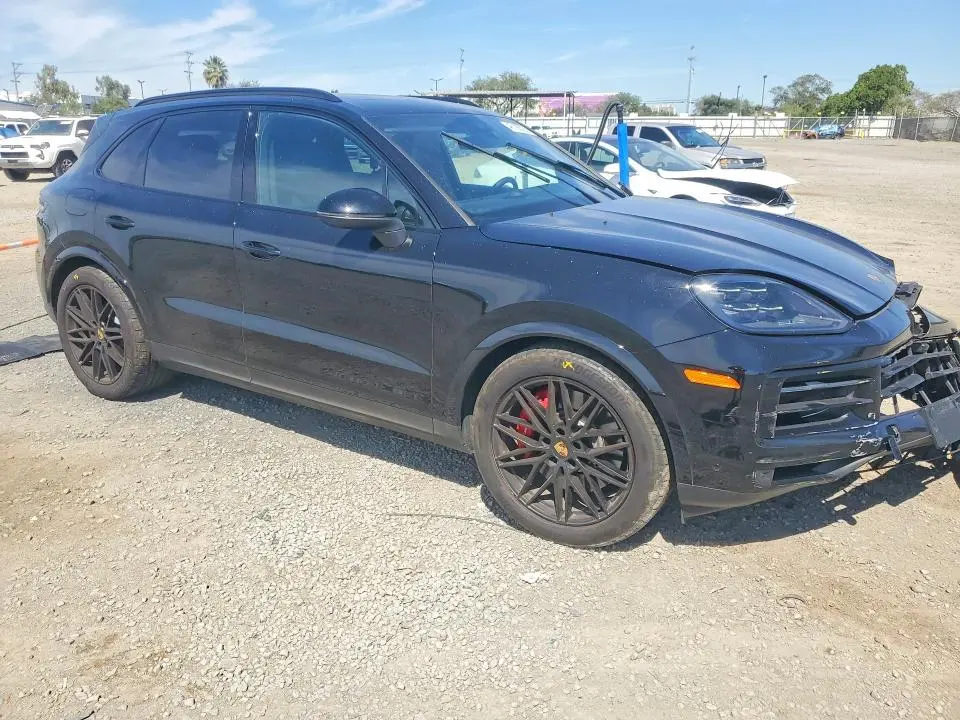 2024 PORSCHE CAYENNE S  