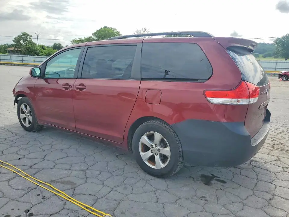 2012 TOYOTA SIENNA LE  