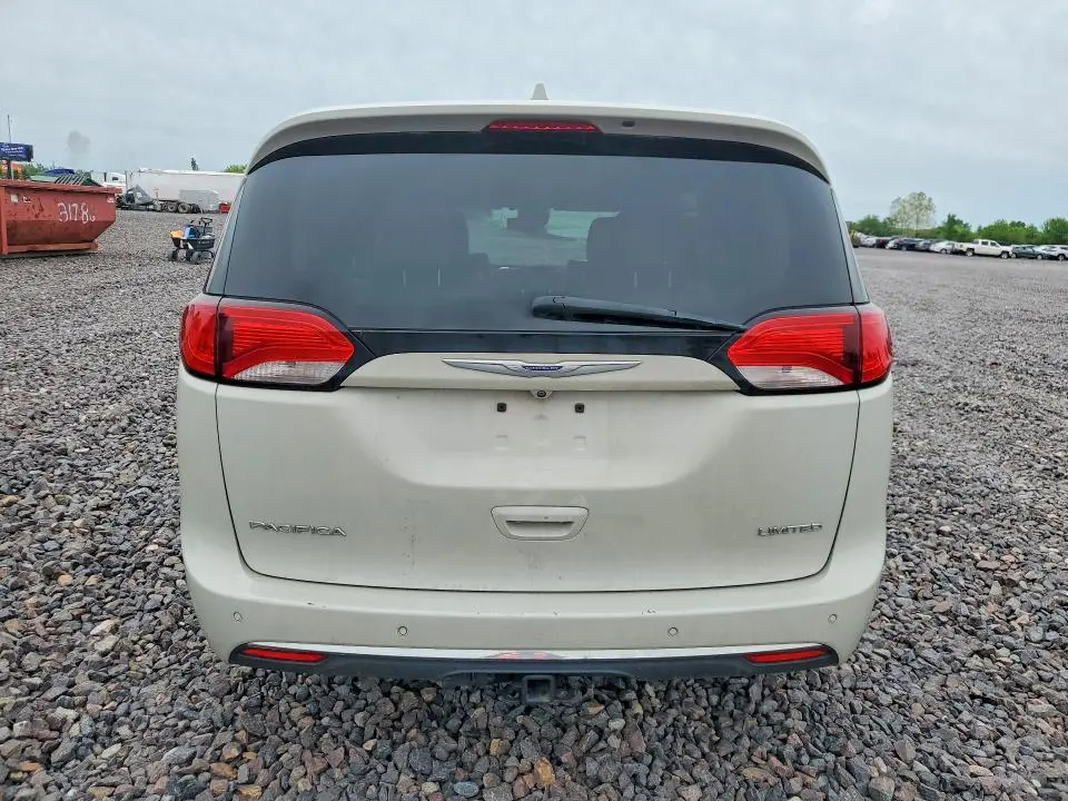 2019 CHRYSLER PACIFICA LIMITED  