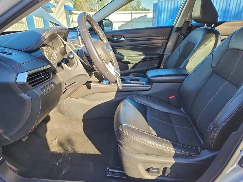 2021 NISSAN ALTIMA SR  