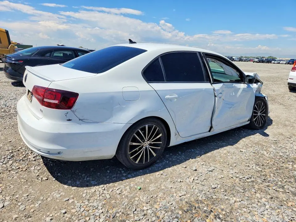 2016 VOLKSWAGEN JETTA SPORT  