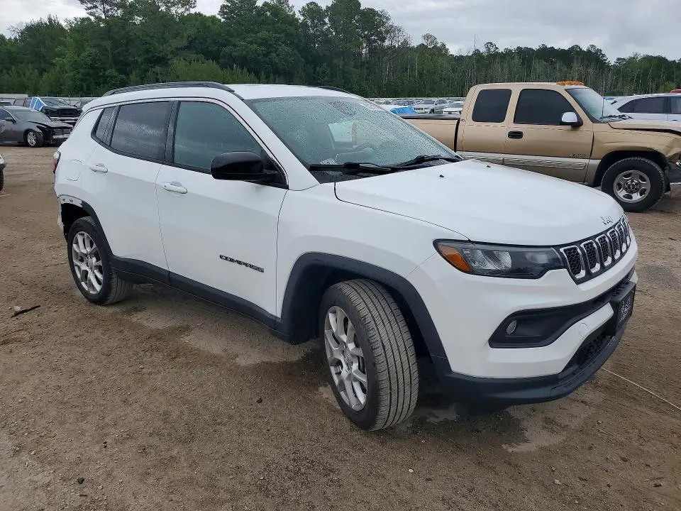 2023 JEEP COMPASS LATITUDE LUX  