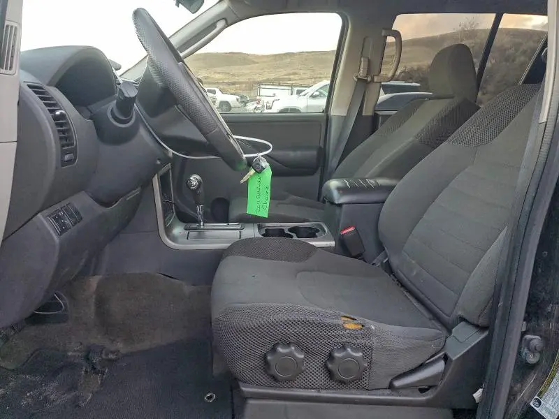 2011 NISSAN PATHFINDER S  