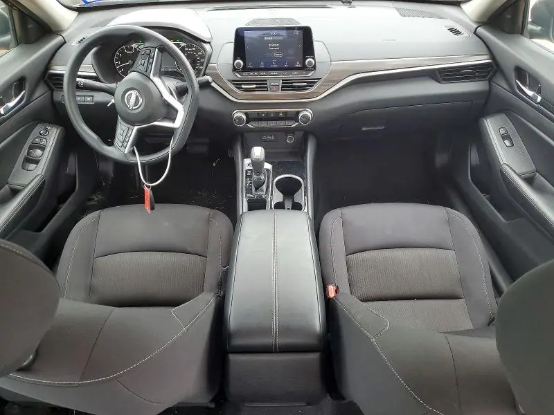 2024 NISSAN ALTIMA SV  