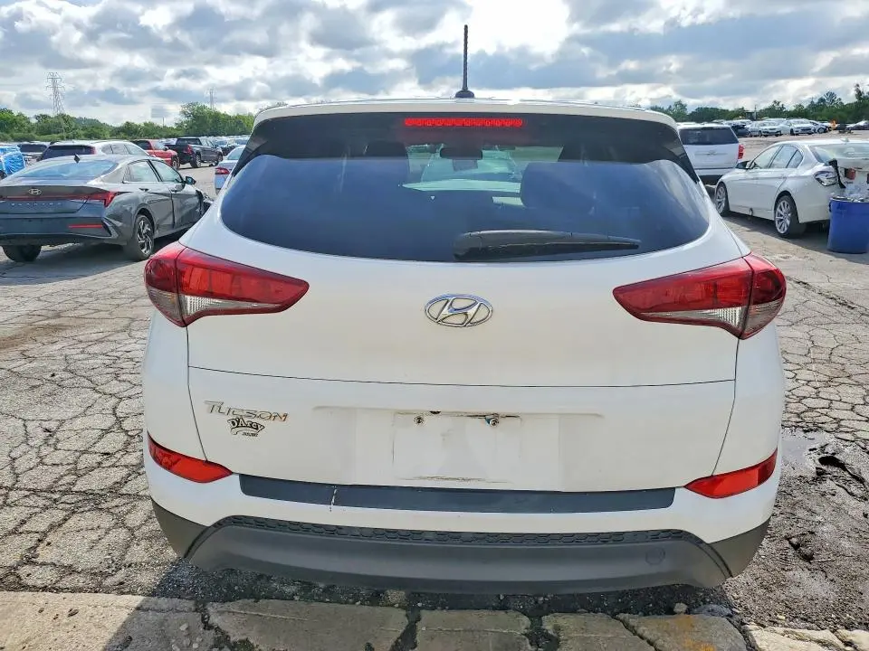 2017 HYUNDAI TUCSON SE  