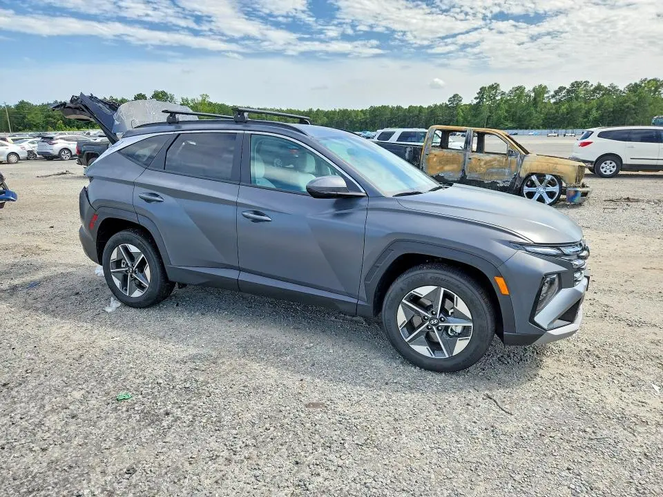 2025 HYUNDAI TUCSON SEL  