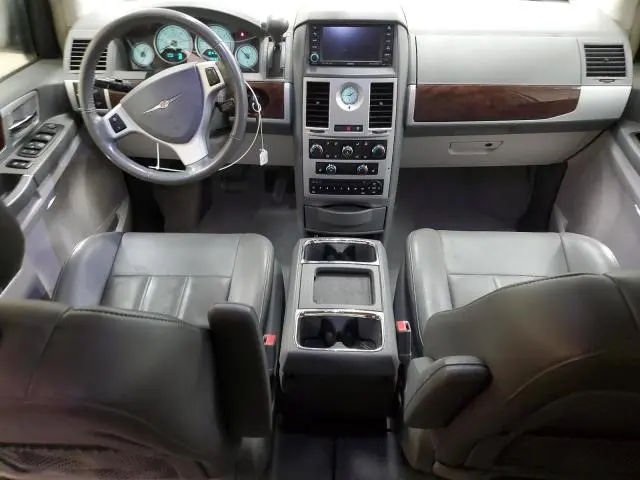 2010 CHRYSLER TOWN & COUNTRY TOURING  