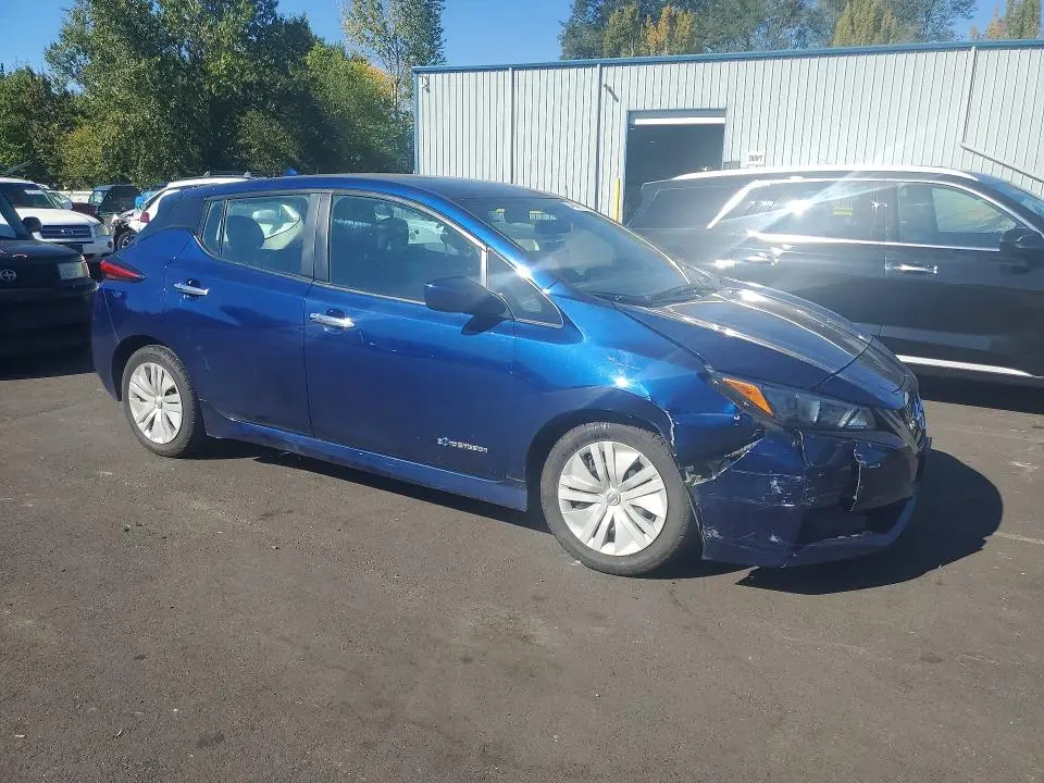 2019 NISSAN LEAF S  