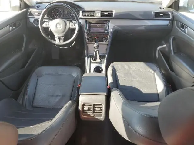 2015 VOLKSWAGEN PASSAT SE  