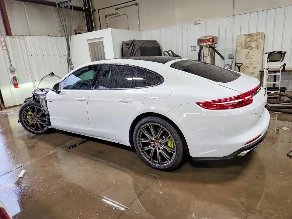 2020 PORSCHE PANAMERA 4 E-HYBRID  