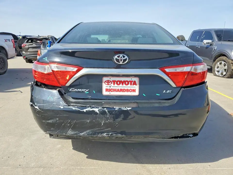 2016 TOYOTA CAMRY LE  
