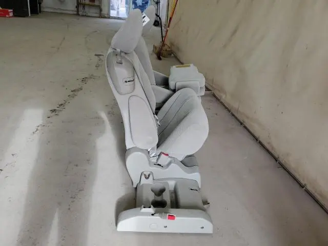 2014 TOYOTA SIENNA LE