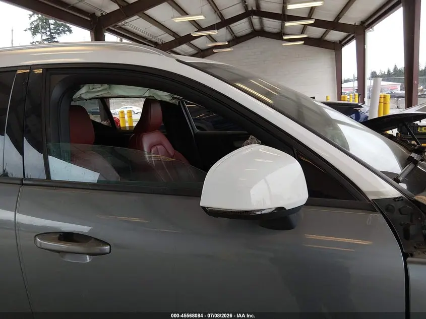 2019 VOLVO XC40 T5 MOMENTUM