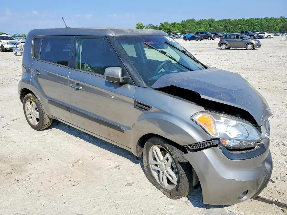 2011 KIA SOUL +  