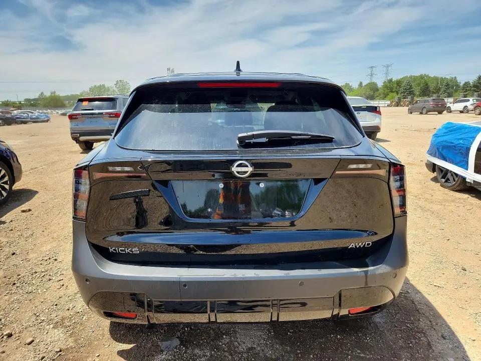2025 NISSAN KICKS SV  