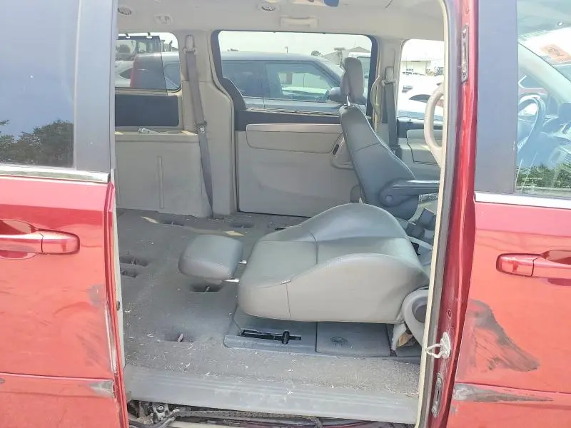 2011 VOLKSWAGEN ROUTAN SE  