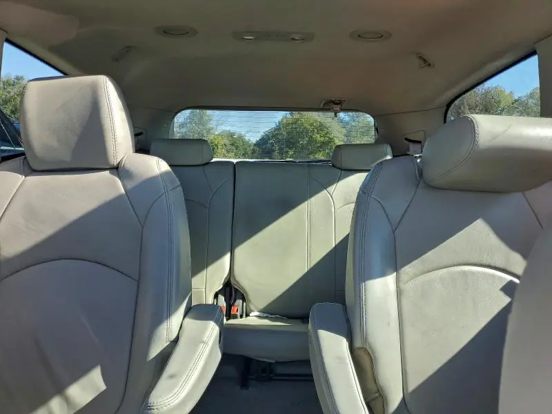 2012 CHEVROLET TRAVERSE LT  