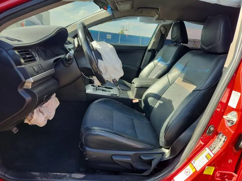 2014 TOYOTA CAMRY SE  