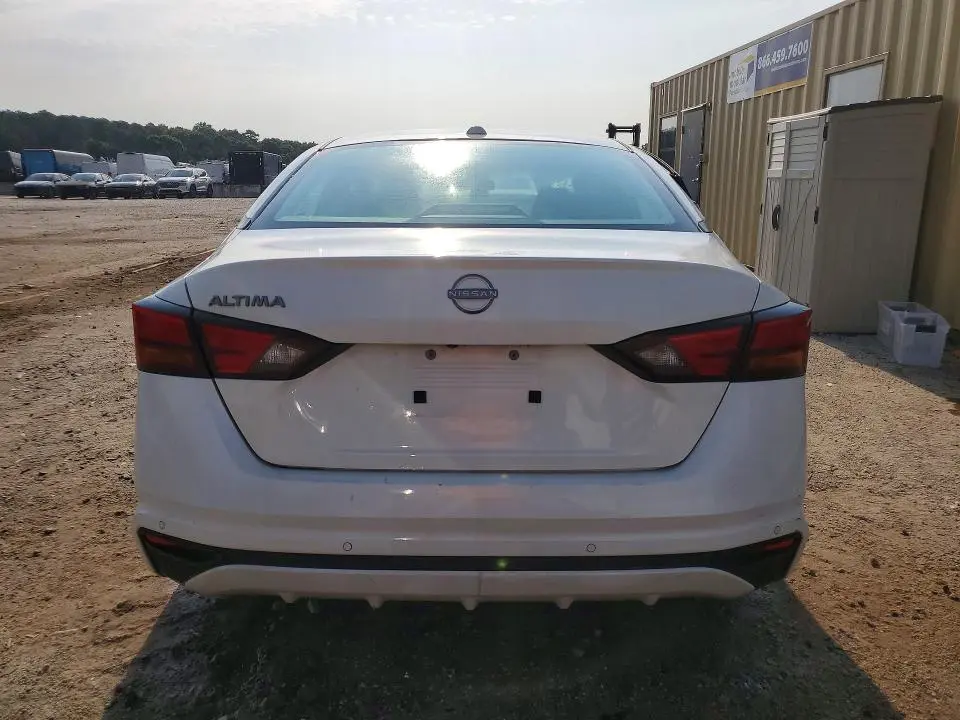 2025 NISSAN ALTIMA SV  
